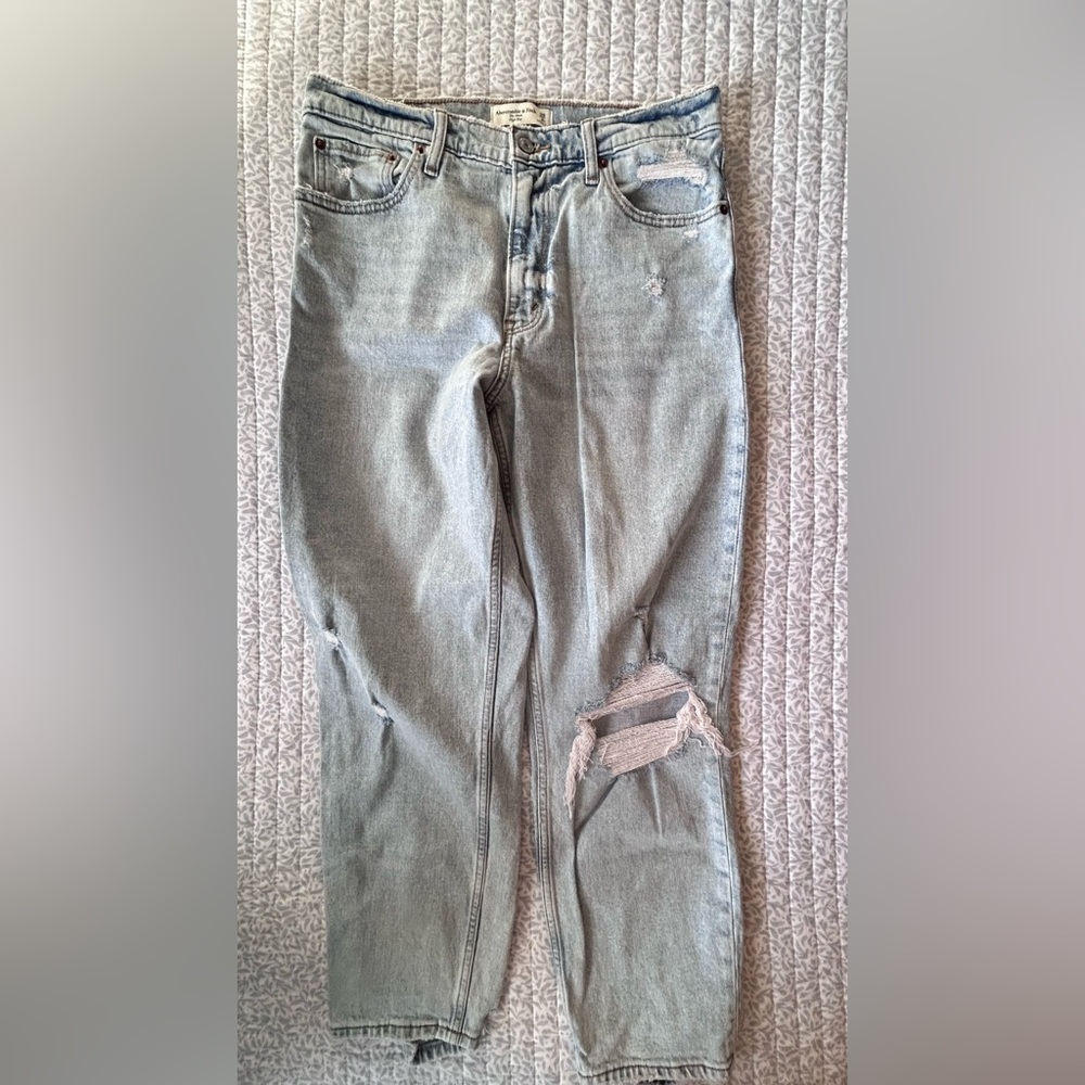 Abercrombie & Fitch women’s jeans THE MOM HIGH RISE size 29/8R light rinse - Picture 2 of 6